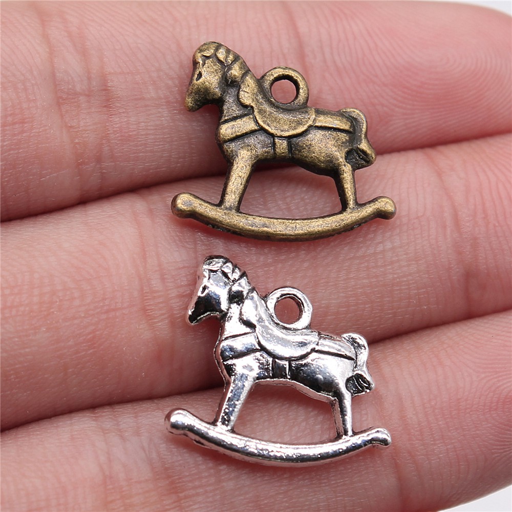 Vintage Fashion Toys - WYSIWYG 4 sztuk Charms akcesoria konie