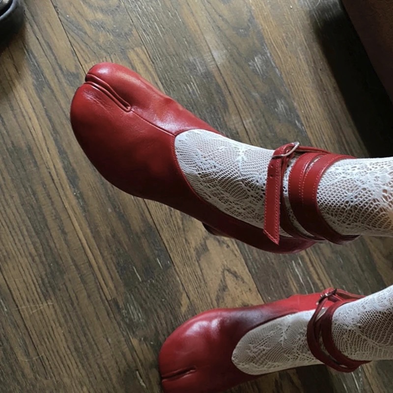 Vintage Fashion Designer - Damskie czółenka z dzielonym palcem, na