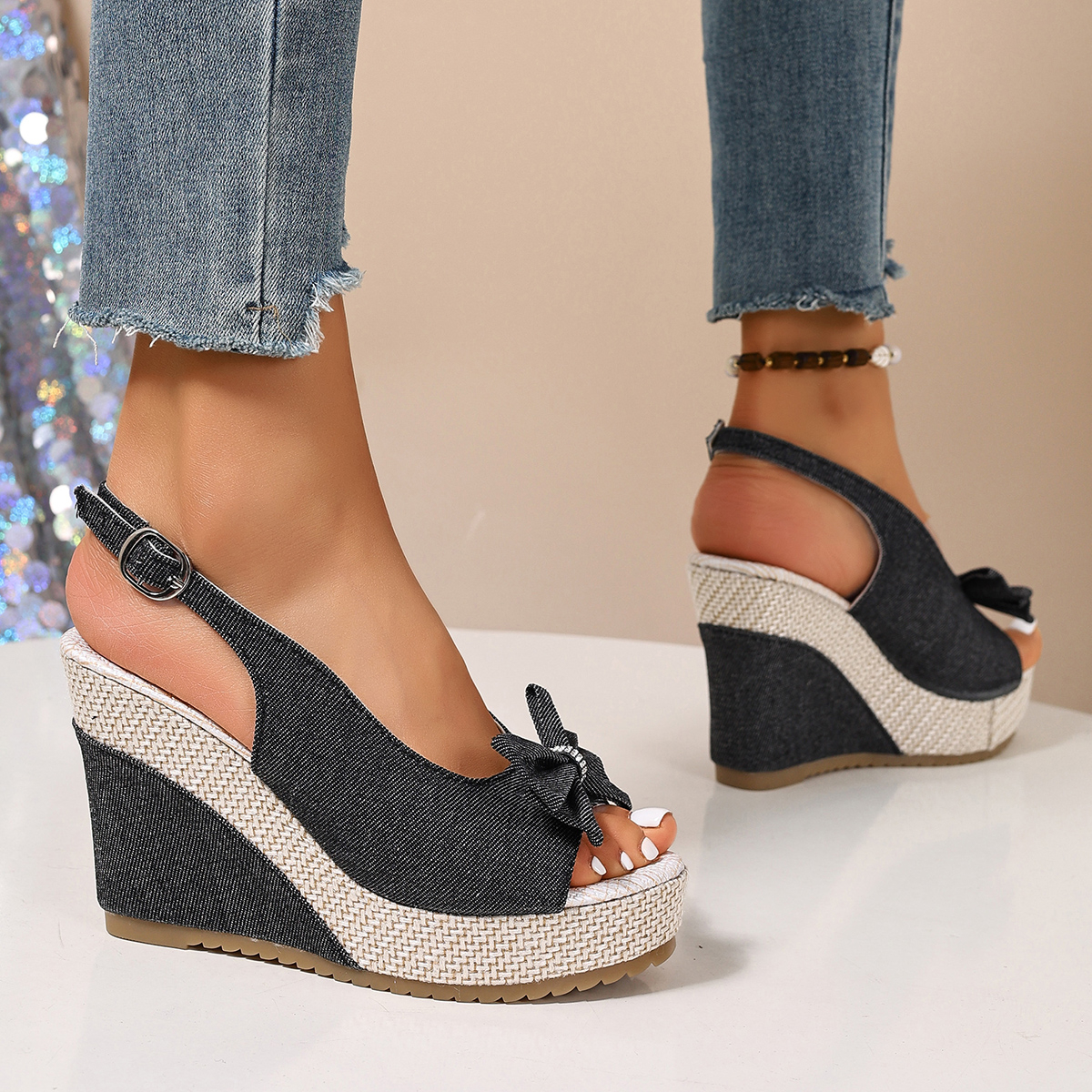 Sandały na koturnie z nitami w – Vintage Fashion Plus Size recenzja i cena